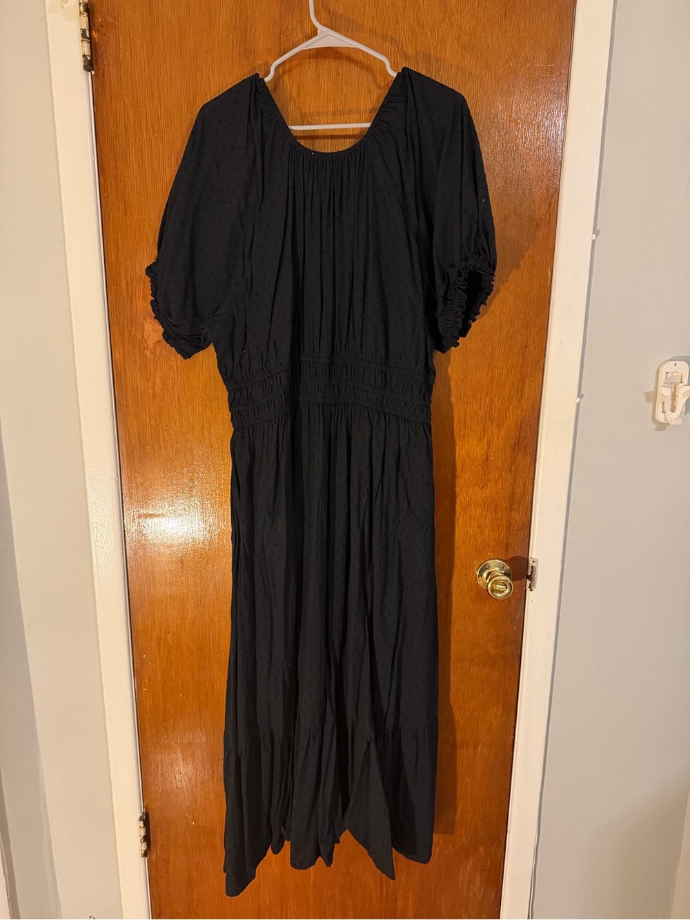 Black Puff-Sleeve Maxi Dress with Smocked Waist - Unbranded - Picture 3 of 4